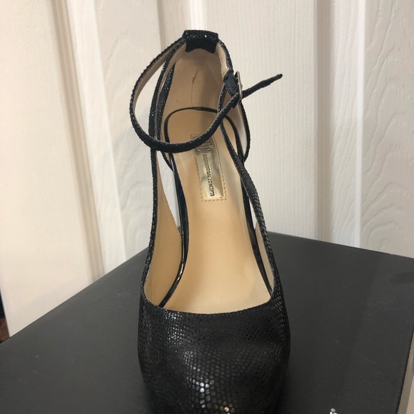 Shoes - Picture 2 of 8